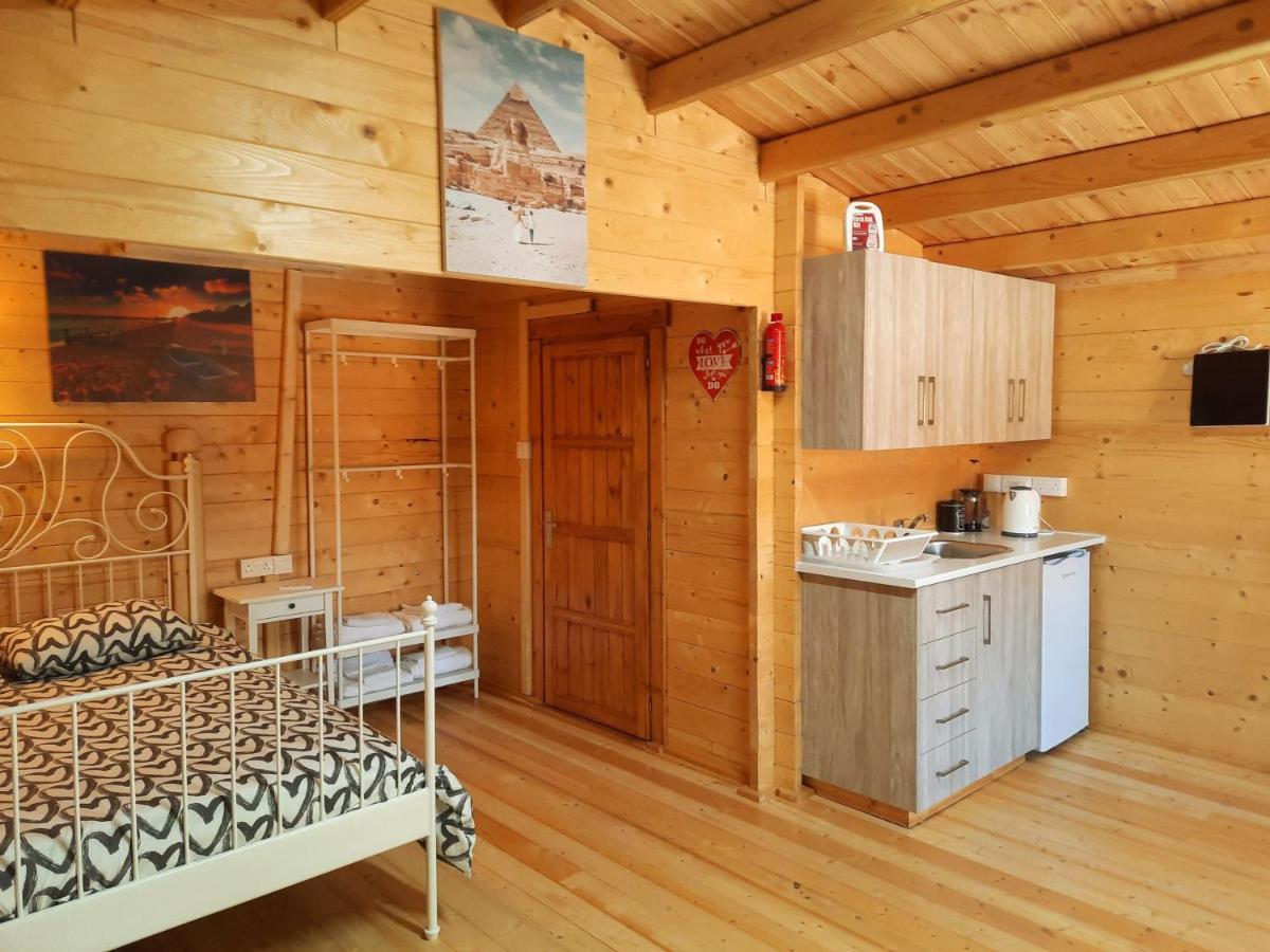 Cyprus Glamping Park Hotel Agios Theodoros Bagian luar foto
